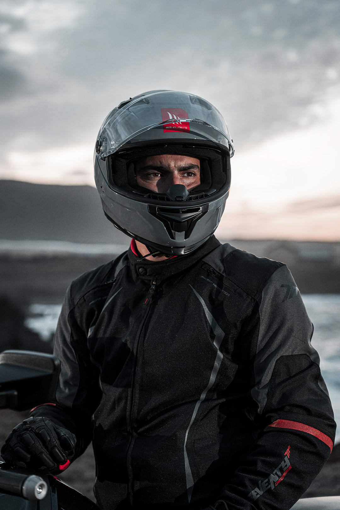 MT HELMETS من أم تي BRAKER SV A12 GLOSS GREY  خوذة فول فيس