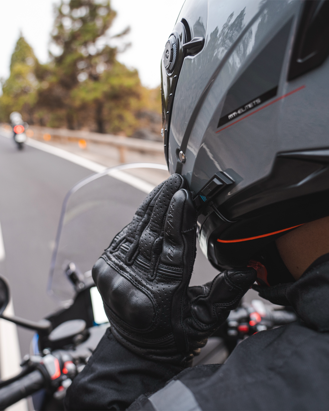 MT-Rider Sync Bluetooth Intercom by Midland for MT Helmets – UCS Compatible