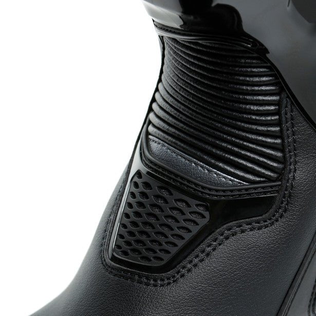 Dainese من داينيس Torque 3 Out Black حذاء تورك 3 أوت - BOOST BOX PERFORMANCE DaineseTORQUE - 3 - OUT - 1