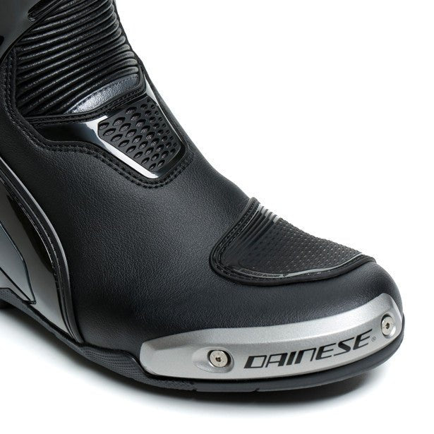 Dainese من داينيس Torque 3 Out Black حذاء تورك 3 أوت - BOOST BOX PERFORMANCE DaineseTORQUE - 3 - OUT - 1
