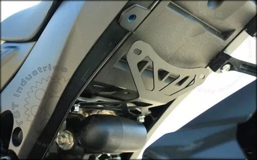 GSX - R600/750 2006 - 24 TST تي أس تي FENDER ELIMINATOR حاملة لوحة خلفية - BOOST BOX PERFORMANCE TST INDUSTRIESGSXR671KFE