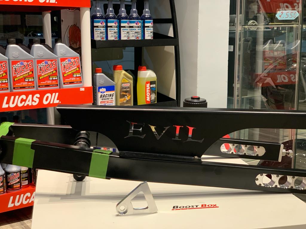 GSX - R 1000 09 - 16 EVIL إيفل SWINGARMS عضوة خلفية 2 - 6 إينش - BOOST BOX PERFORMANCE EVIL SWINGARMSEVIL - GSXR1K09