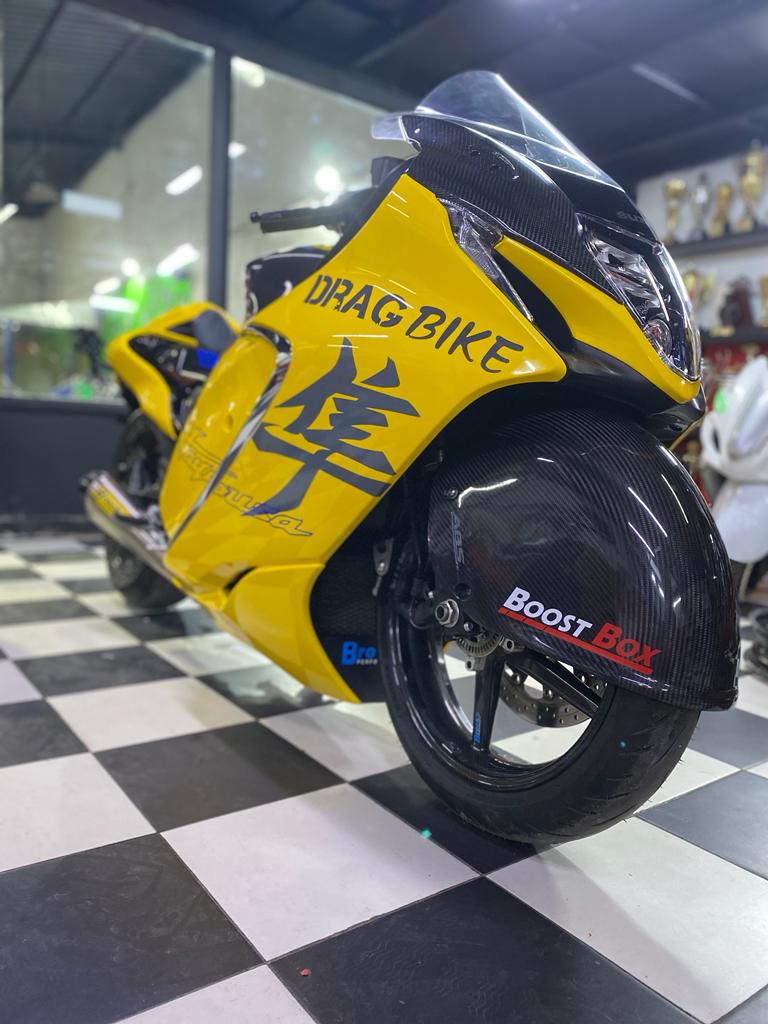 هيابوسا 08 - 22 Montgomery من موتغومري LAND SPEED FENDER مصد أمامي من ألياف الكربون - BOOST BOX PERFORMANCE Montgomery MotorsportsMM - HAY - CARB
