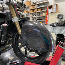 Load image into Gallery viewer, هيابوسا 08 - 22 Montgomery من موتغومري LAND SPEED FENDER مصد أمامي من ألياف الكربون - BOOST BOX PERFORMANCE Montgomery MotorsportsMM - HAY - CARB
