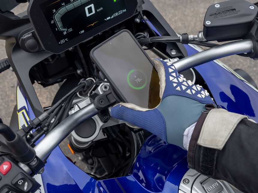 Quad Lock من كواد لوك Weatherproof Wireless Charging Head رأس شحن لاسلكي ضد الماء - BOOST BOX PERFORMANCE Quad LockQLA - MOT - QCH - 3